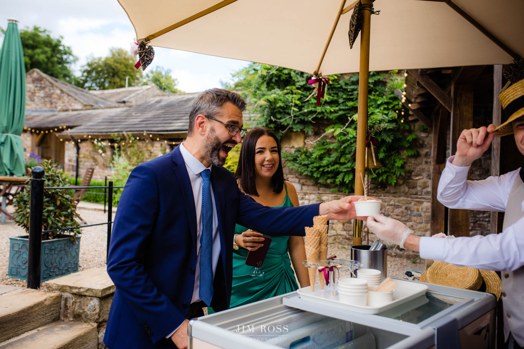 ice cream for wedding guests